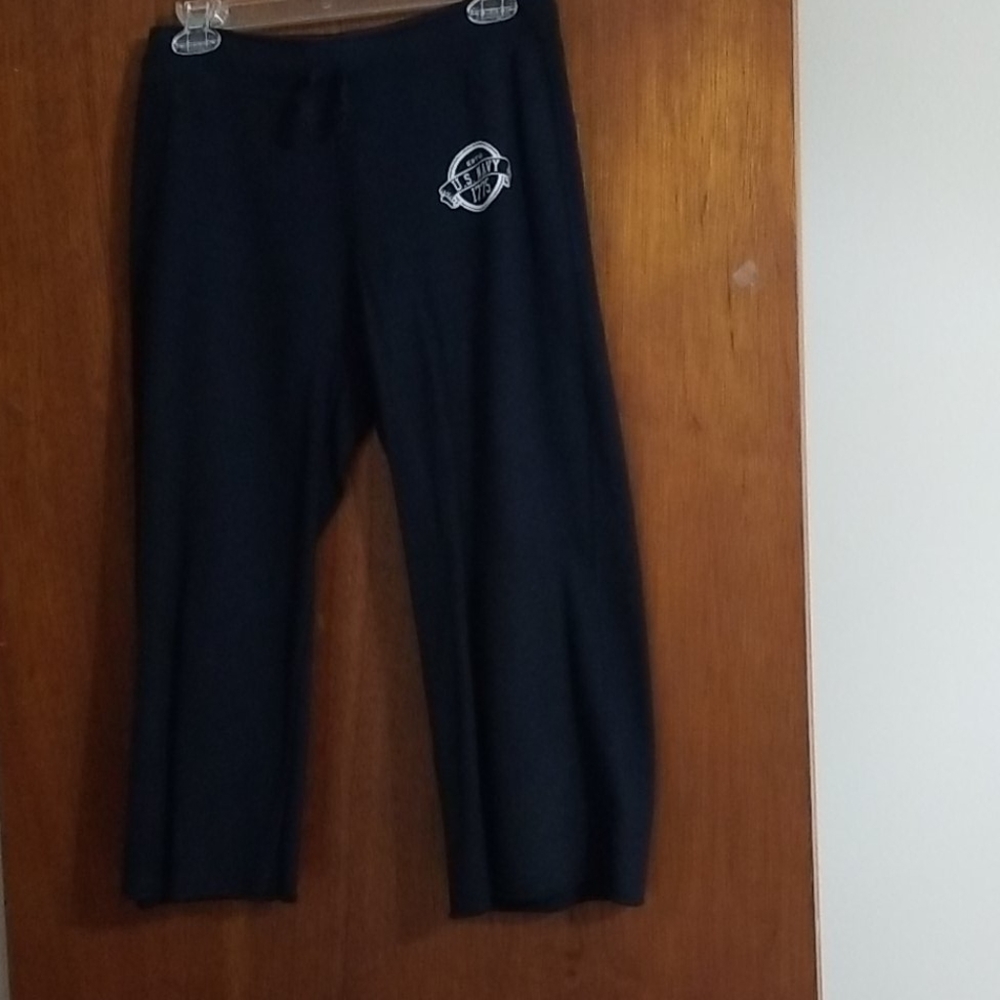 Jones & Mitchell capri pants
